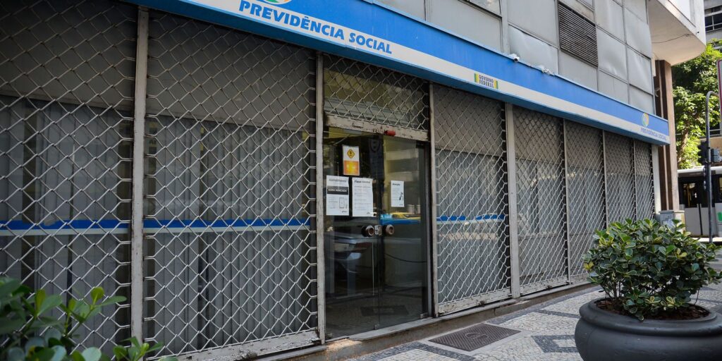 decimo-terceiro-do-inss-comeca-a-ser-depositado-dia-25