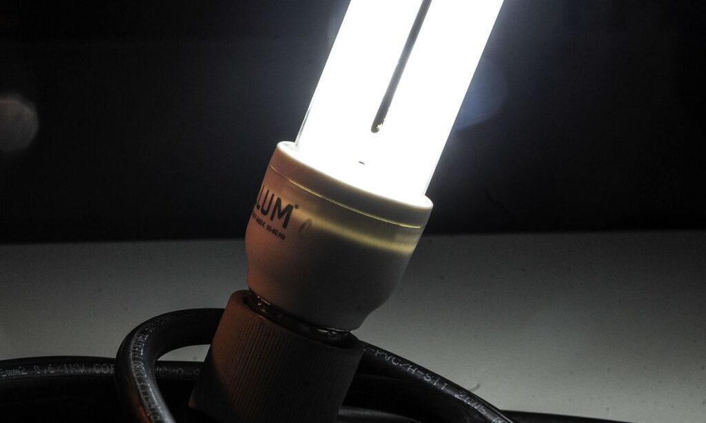 enel-libera-desconto-de-40%-nas-contas-de-luz-atrasadas.-saiba-como-receber