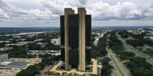 projecao-do-mercado-financeiro-para-alta-do-pib-sobe-para-3,52%