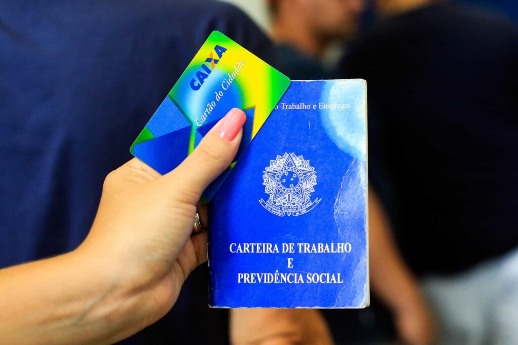 Carteira de trabalho e Cartão do Cidadão - Contabiehl