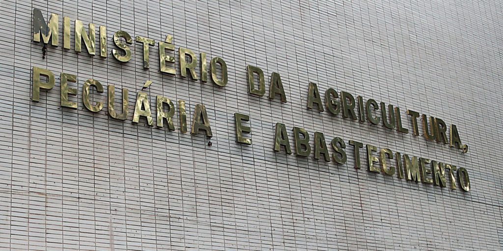Fachada prédio do ministério da agricultura, pecuária e abastecimento - Contabiehl