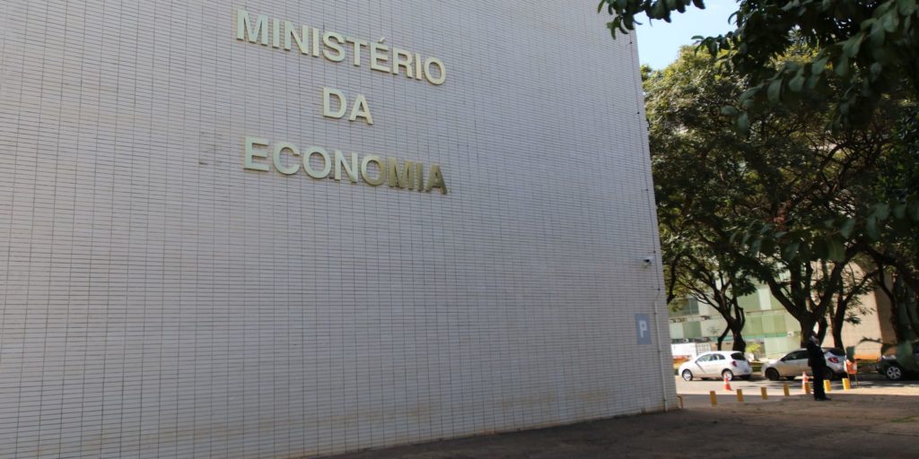 reducao-de-tarifas-injetara-r$-246-bi-no-pib-ate-2040,-diz-ministerio