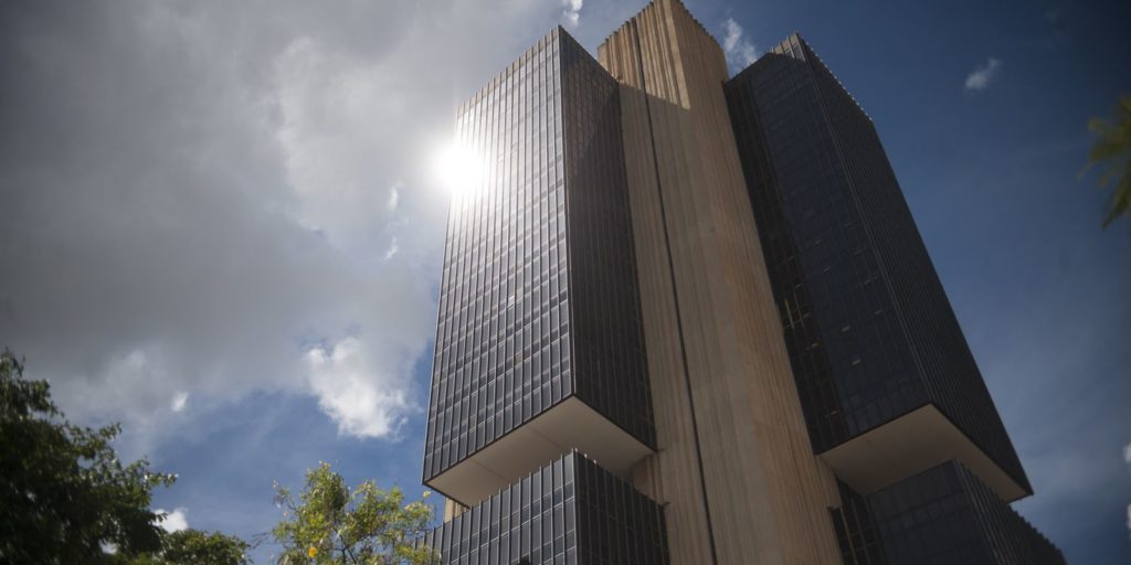 cidadao-pode-verificar-valores-a-receber-de-bancos-no-registrato