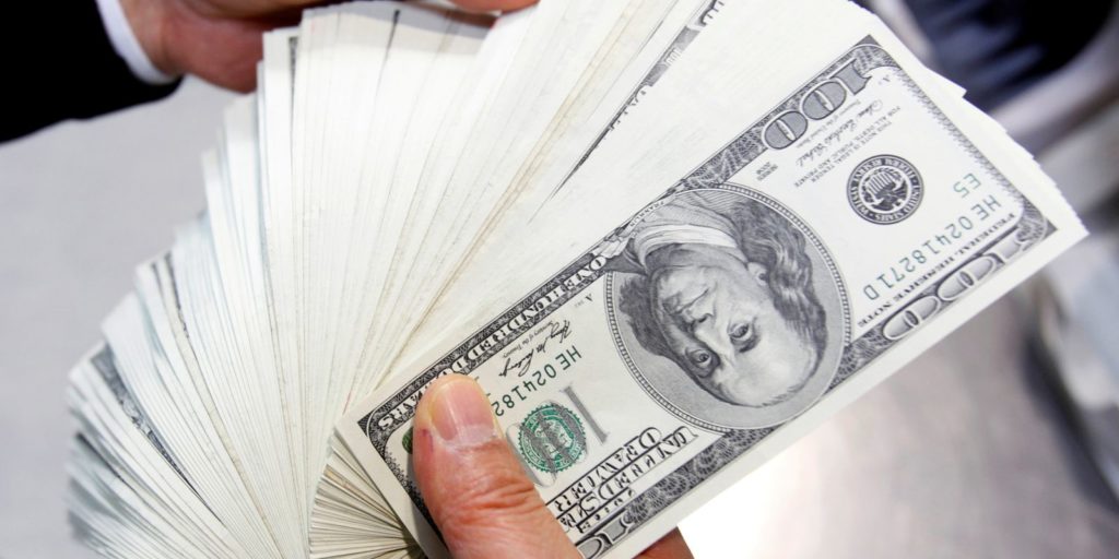 dolar-cai-para-r$-5,43,-com-fluxo-estrangeiro-para-paises-emergentes