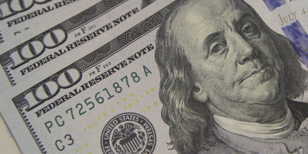 dolar-fecha-em-r$-5,0578,-registrando-forte-queda-nesta-sexta-feira