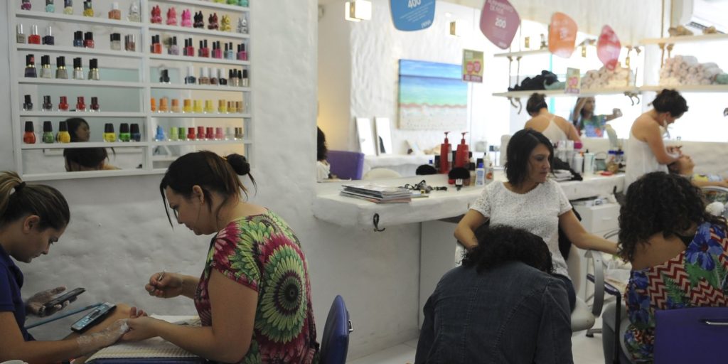 volume-de-servicos-cresce-0,2%-de-marco-para-abril,-diz-ibge