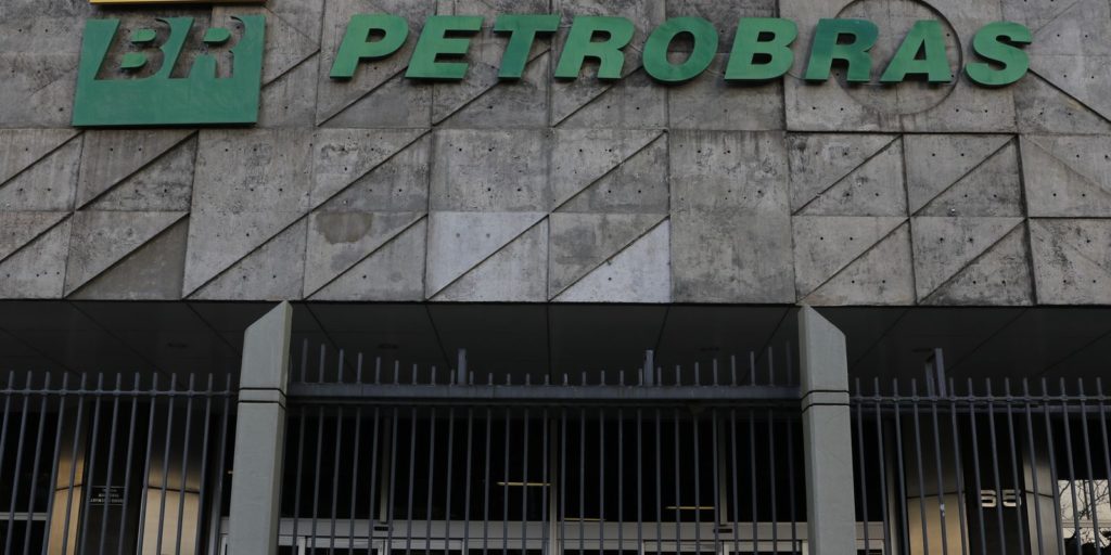 petrobras-atinge-lucro-liquido-de-r$-54,3-bilhoes-no-trimestre