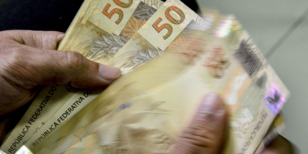 salario-minimo-de-r$-1.320-comeca-a-valer-hoje